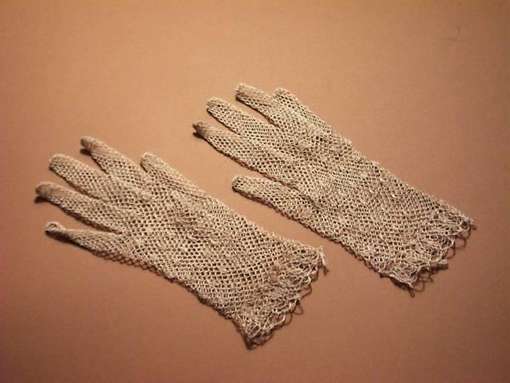Obraz pod tytułem "Rękawiczki ażurowe, siatkowe"