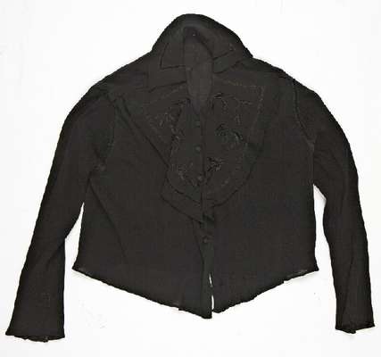 Obraz pod tytułem "Czarna bluzka jedwabna z crepe de chine zdobiona haftem i mereżką"