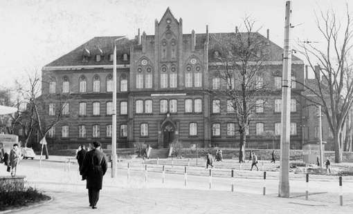 Obraz pod tytułem "Budynek sądu w Olsztynie"