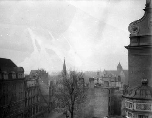 Obraz pod tytułem "Olsztyn. Widok z wieży ratusza w kierunku Starego Miasta, 1945-48"