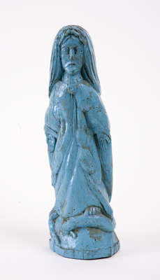 Obraz pod tytułem "Rzeźba w drewnie przedstawiająca Matkę Boską"